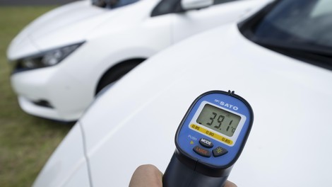 nissan bela barva toplota vrocina termometer