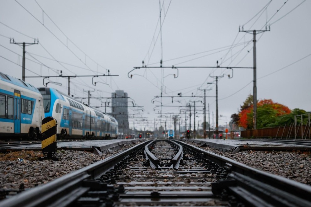 Slovenske železnice, železniški prehod, vlak, varnost