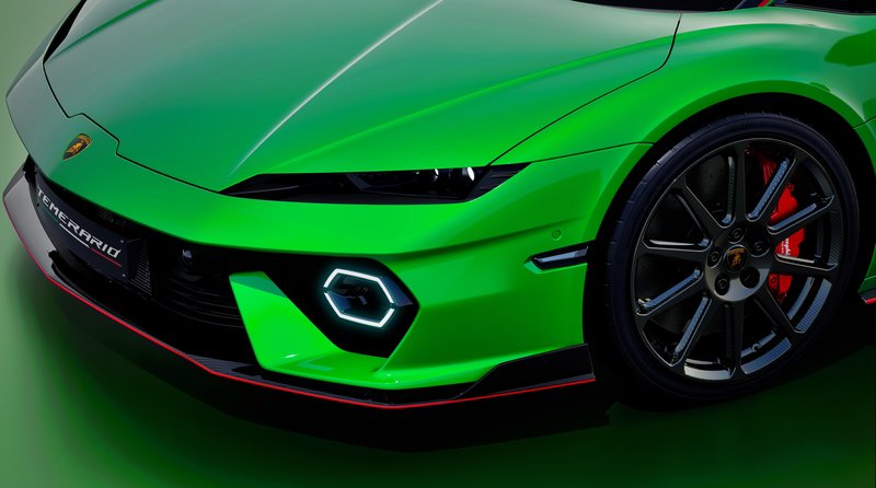 Lamborghini ima rešitev za ohranitev klasičnih motorjev, ki jo že prakticira. Prihodnost bo, očitno, še naprej "bencinska"
