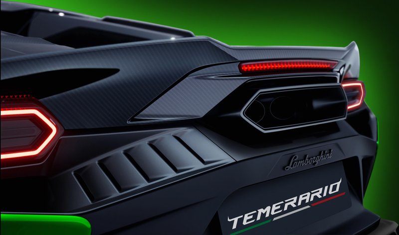 Lamborghini ima rešitev za ohranitev klasičnih motorjev, ki jo že prakticira. Prihodnost bo, očitno, še naprej "bencinska"