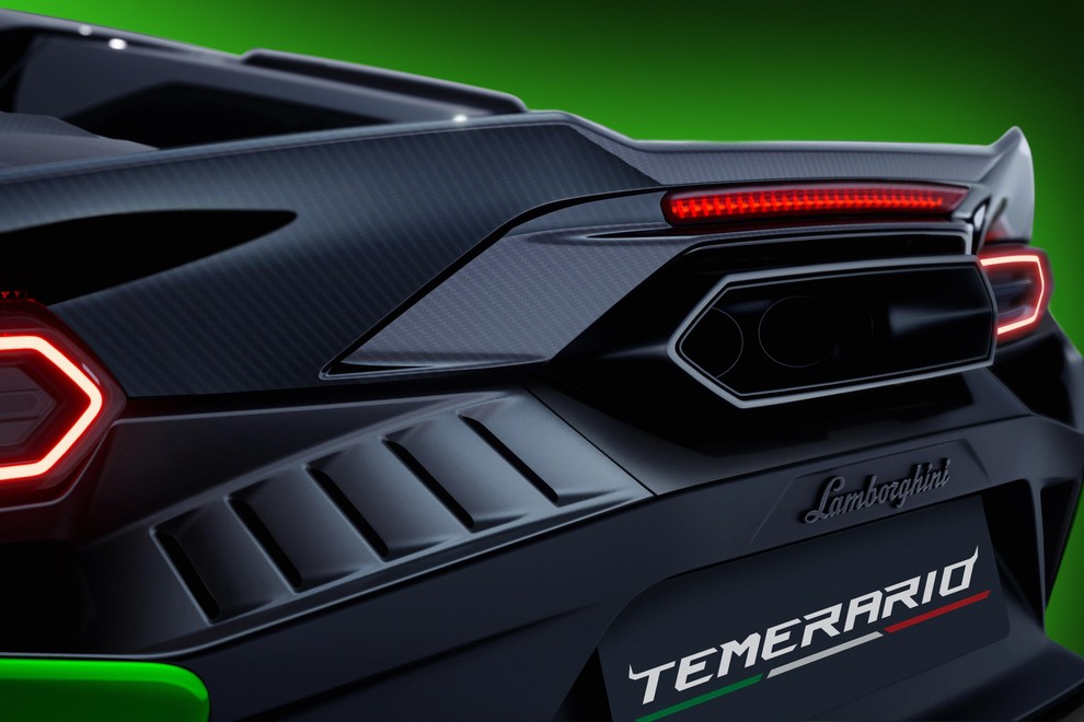 Lamborghini ima rešitev za ohranitev klasičnih motorjev, ki jo že prakticira. Prihodnost bo, očitno, še naprej "bencinska"