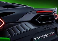 Lamborghini ima rešitev za ohranitev klasičnih motorjev, ki jo že prakticira. Prihodnost bo, očitno, še naprej "bencinska"