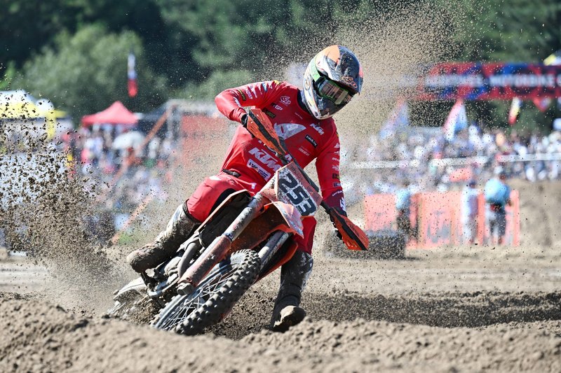 Tim Gajser je pred zadnjimi tremi dirkami povečal prednost v skupnem seštevku