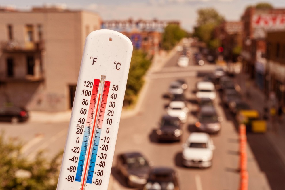 Kako ekstremne poletne temperature vplivajo na vaš avtomobil? Preverite, da vam ne bo žal...