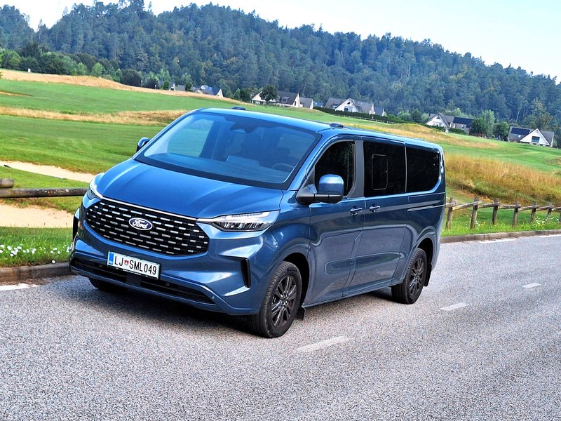 Test: Ford Tourneo Custom Titanium 2.0 TDCI -  Pričakovanja so visoka …