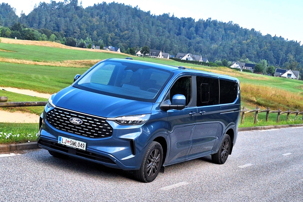 Test: Ford Tourneo Custom Titanium 2.0 TDCI -  Pričakovanja so visoka …