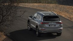 Mitsubishi se vrača med žive – novi Outlander prihaja tudi k nam!