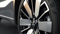 Mitsubishi se vrača med žive – novi Outlander prihaja tudi k nam!