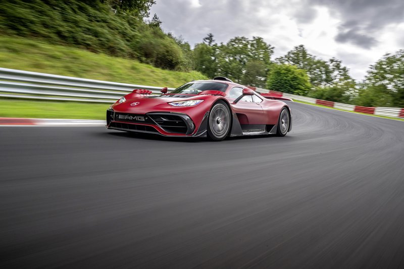 Od njihovih izdelkov postajajo odvisni predvsem Ferrari, Lamborghini in McLaren, a lastnik znamke je povsem drug proizvajalec