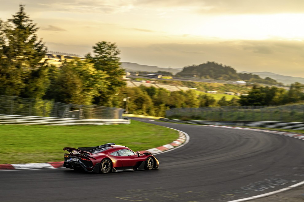 Mercedes-AMG One Najdragocenejši avtomobil v Haalandovi zbirki je nedvomno Mercedes-AMG One. Gre za enega najredkejših serijskih avtomobilov na svetu, saj …
