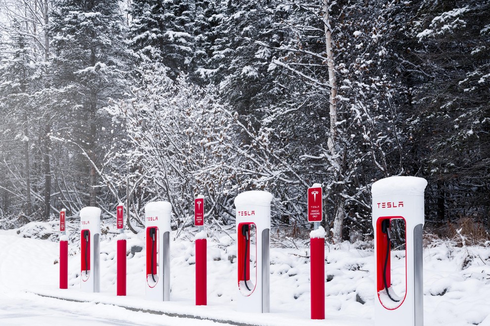 Zanimanje za električna vozila želijo vzbuditi z davčnimi olajšavami