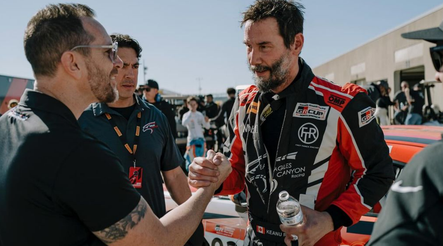 Keanu Reeves doživel dirkaški debi, se zavrtel in zletel s steze (video) (foto: Instagram / @officialgrcup)