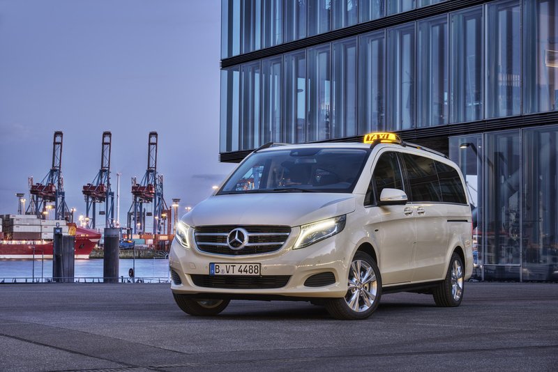 Preobrat: Mercedes-Benzi izginjajo iz nemškega voznega parka taksijev, nadomešča pa jih ...