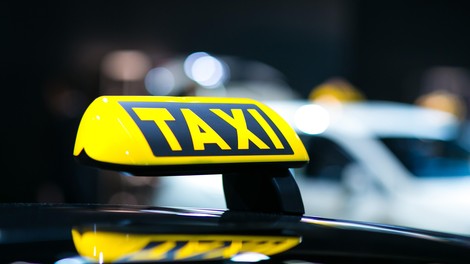 Preobrat: Mercedes-Benzi izginjajo iz nemškega voznega parka taksijev, nadomešča pa jih ...
