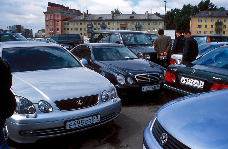 V desetih letih več kot trikratna podražitev avtomobilov