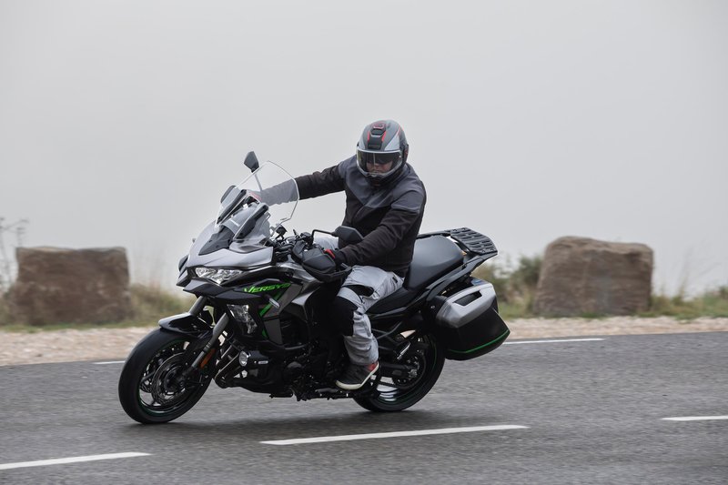 Vozili smo: Kawasaki Versys 1100 - Športni turizem