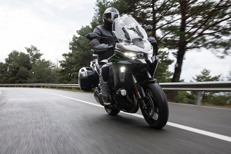 Vozili smo: Kawasaki Versys 1100 - Športni turizem