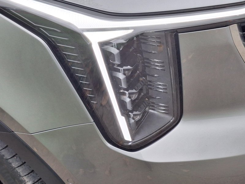 TEST: Kia Sorento 2.2 TCi EX Limited 8 DCT – Zvezdni prah