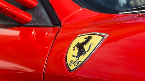 Ferrari, logo