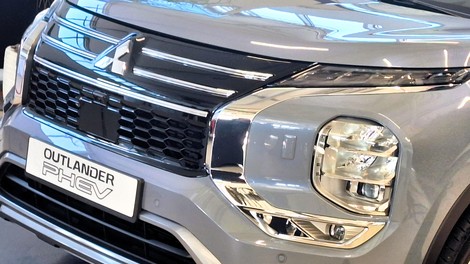 Novi Mitsubishi Outlander najprej za apetit, spomladi tudi za kupce