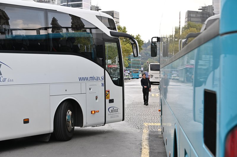 Slovenski voznik avtobusa vozil pod vplivom drog. Še bolj zastrašujoč je podatek, koga je prevažal ... (foto: Žiga Živulovič jr./Bobo)