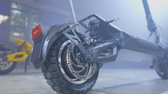 Bo Evropa končno »privila« voznike električnih skirojev? Takšni bodo novi predpisi