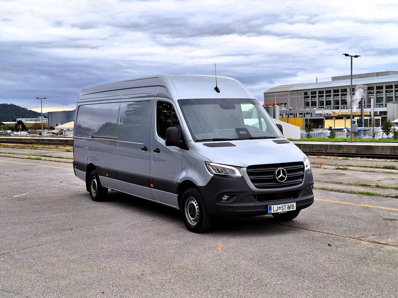 TEST: Mercedes-Benz Sprinter 317 CDI Furgon PRO– Zvezdni dolgoprogaš