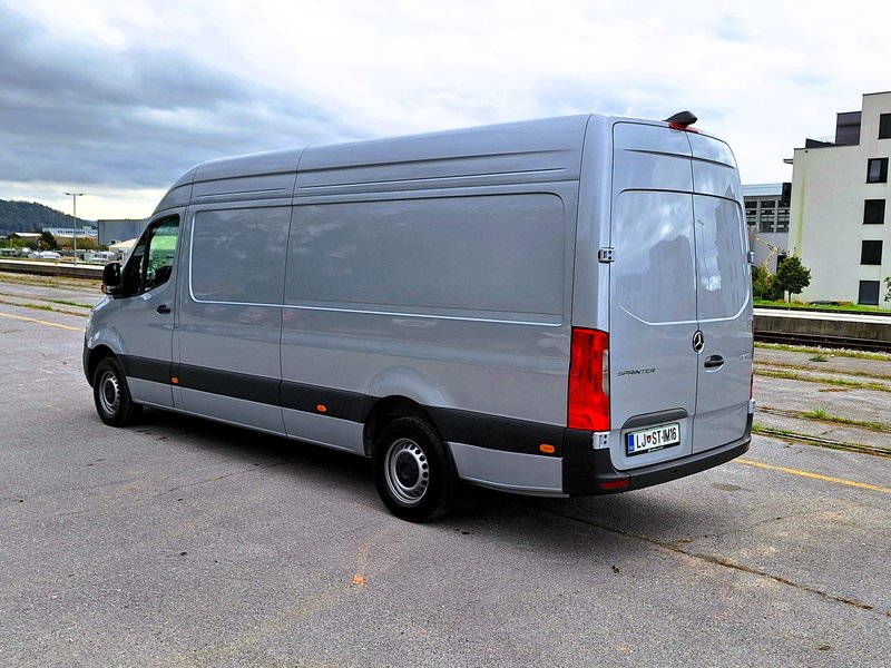 TEST: Mercedes-Benz Sprinter 317 CDI Furgon PRO– Zvezdni dolgoprogaš