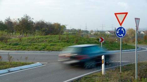 To so nekateri bizarni prometni predpisi, ki so ponekod še vedno v veljavi