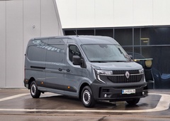 Novo v Sloveniji: Renault Master - gospodar začenja z delom