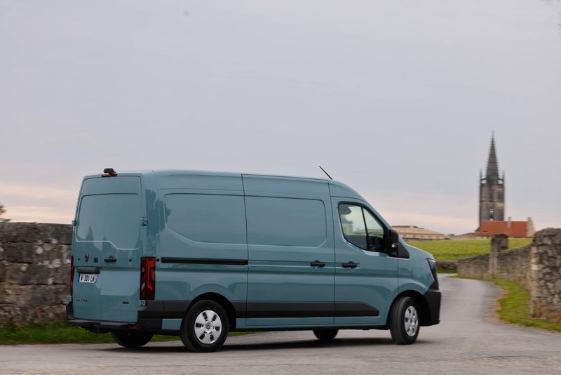 Novo v Sloveniji: Renault Master - gospodar začenja z delom