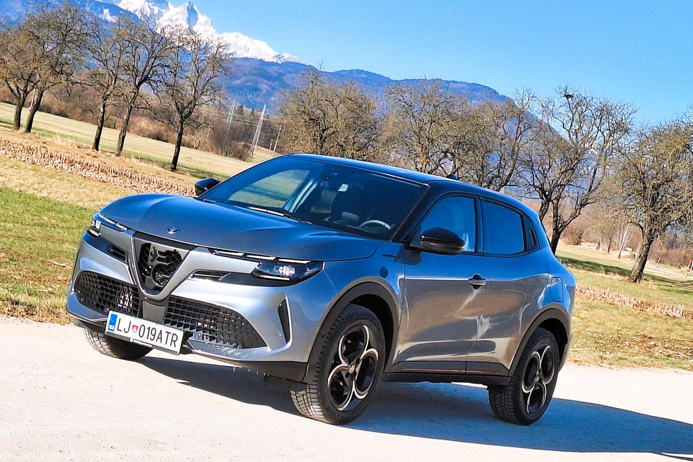 Novo v Sloveniji: Alfa Romeo Junior – flirtanje s športnostjo