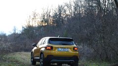 Test: Jeep Avenger 1,2 E-DCT MHEV 100 Summit - hibridna nežnost za najmanjšega