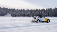 Švedi brez zadržkov: Polestar predstavil kar tri ‘igrače’ za ekstremne razmere (VIDEO)