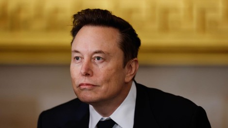 Tesla v težavah zaradi Muskovih političnih aktivnosti. To se dogaja ameriškemu proizvajalcu