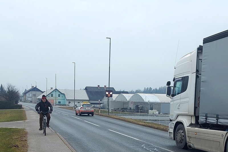 Merilnik varnostne razdalje (foto: AVP/MIPA)