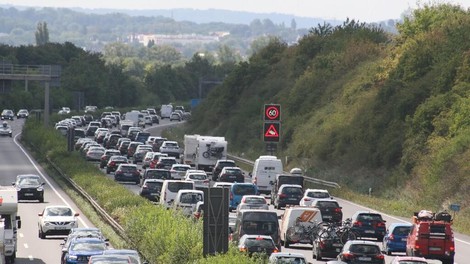 Skoraj milijon kilometrov zastojev. Dogaja se blizu nas …