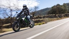 Vozili smo: Novi Kawasaki Z900/Z900 SE (2025) - definicija besede 'naked'