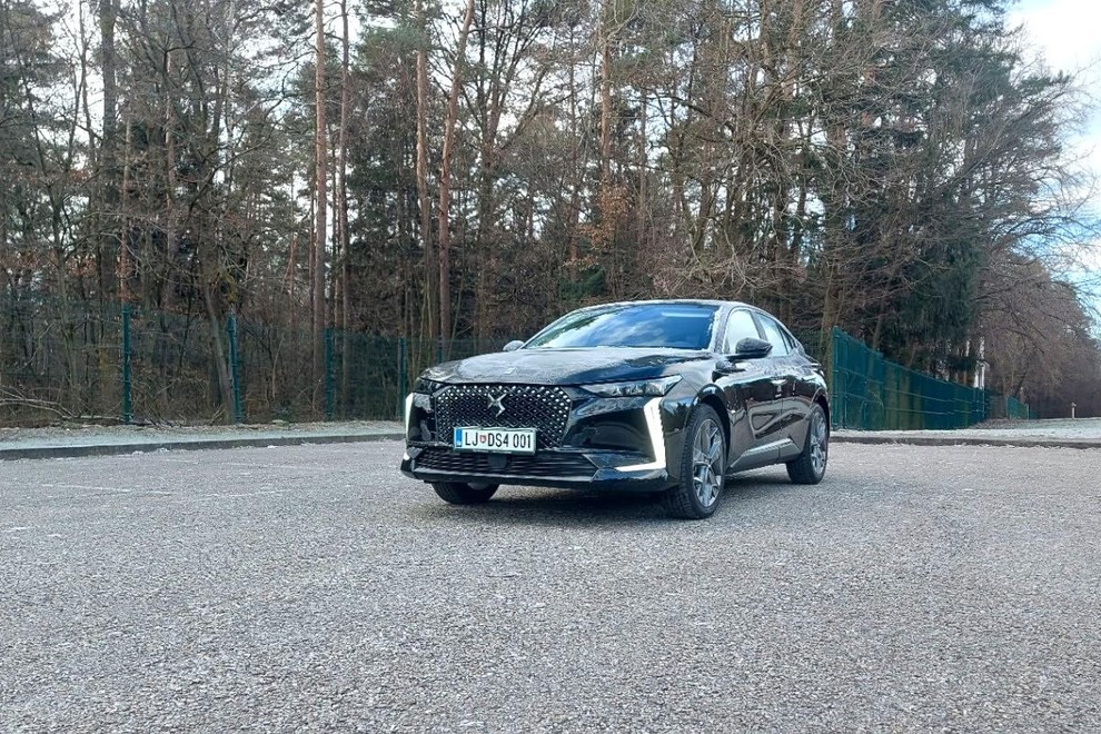 Test: DS 4 Hybrid 136 eDTC6 Pallas - Posebnež v dobrem pomenu