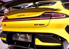 Xiaomi SU7 Ultra je zdaj za vožnjo na voljo vsem. Tako se lahko zapeljete z njim