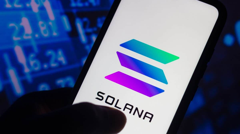 Prvi Solana ETF je tu – cena že v 1 dnevu poskočila za 10 %!