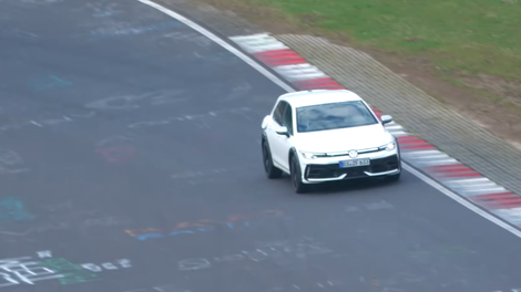 Golf GTI praznuje 50 let in Volkswagen pripravlja nekaj izjemnega! Med testiranjem so zalotili … (VIDEO)