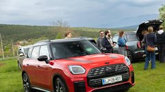 Z električnimi Miniji po slovenski Toskani: med tartufi, oljkami in realnostjo električne mobilnosti