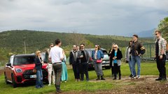 Z električnimi Miniji po slovenski Toskani: med tartufi, oljkami in realnostjo električne mobilnosti