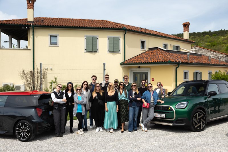 Z električnimi Miniji po slovenski Toskani: med tartufi, oljkami in realnostjo električne mobilnosti