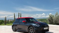 Z električnimi Miniji po slovenski Toskani: med tartufi, oljkami in realnostjo električne mobilnosti