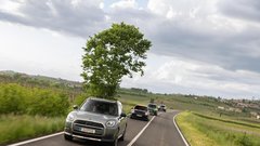 Z električnimi Miniji po slovenski Toskani: med tartufi, oljkami in realnostjo električne mobilnosti