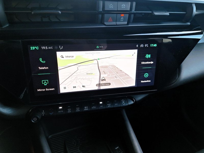 TEST: Alfa Romeo Junior ibrida Speciale– Arrivederci cuore sportivo*