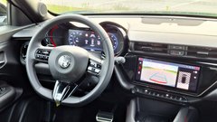 TEST: Alfa Romeo Junior ibrida Speciale– Arrivederci cuore sportivo*