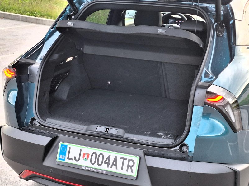 TEST: Alfa Romeo Junior ibrida Speciale– Arrivederci cuore sportivo*